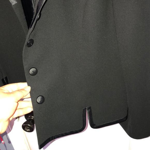 Blazer - Picture 4 of 5